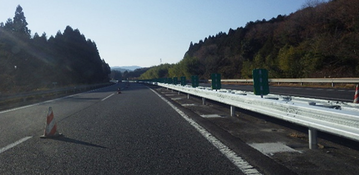 ガードレールの施工画像